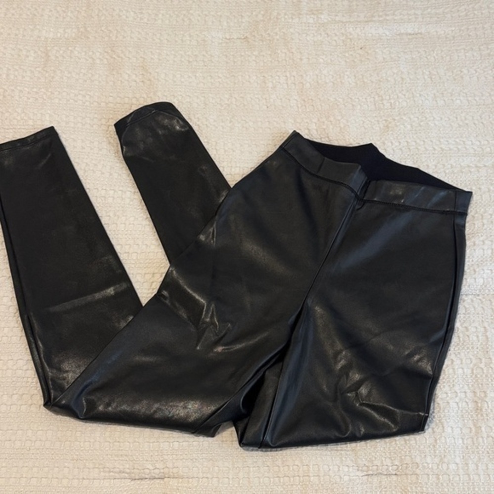 🆕Express Black Faux Leather Leggings. XS. NWOT!!💥